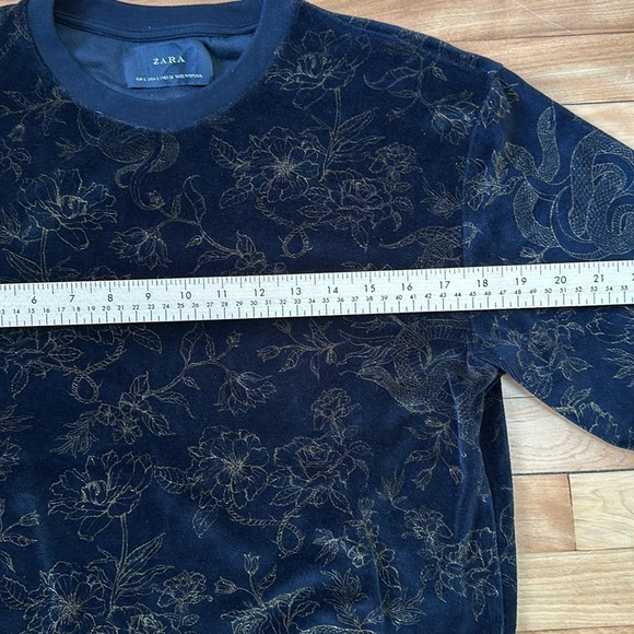 Zara Suede crew neck women black & gold design Size Small - Picture 4 of 7